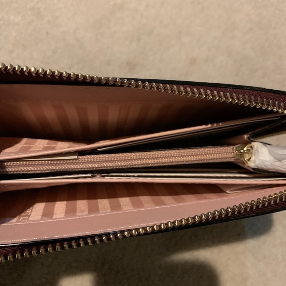 Nwt VICTORIA'S SECRET The Victoria Wallet - Picture 2 of 6